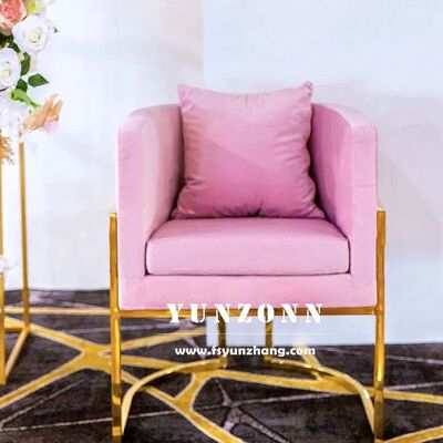 Guter Preis Moderne Einzelsitz-Sofa-Stuhl mit goldenem Edelstahl und bunten Samtkissen für Hotels Wohnzimmer Speisen und Einkaufszentren Online