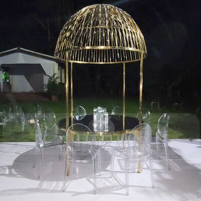 Guter Preis Elegantes rundes Ghost Cake Tisch mit Kristallen Luxus Bankett Esszimmer Möbel für Hotels Online