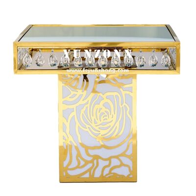 Guter Preis Luxuriöse Hochzeitsfeier-Möbelfabrik Preis Edelstahl Quadratische Rosenbasis Spiegelglas Kristall Kuchentisch Online