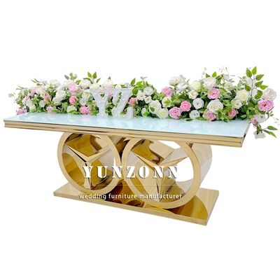 Guter Preis Moderner goldener rechteckiger Esstisch mit Benz-Sockel Luxus-Hochzeitsmöbel für den Außenbereich und Hotelgebrauch Glas/MDF-Platte Online