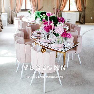 Guter Preis Luxuriöse Möbel im Dubai-Stil für Hochzeitsveranstaltungen, Bankettsäle, königliche Stühle, fingerförmige Samt-Individualisierung, Esszimmerstühle Online